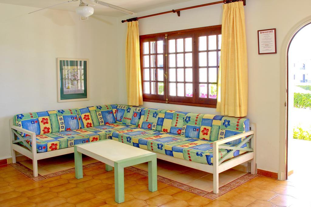 Apartamentos Son Bou Gardens By Menorcarentals Chambre photo